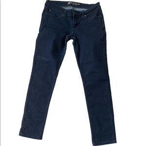 LEVI’S demi curve low rise skinny dark wash jeans size women’s 29 no stains/rips